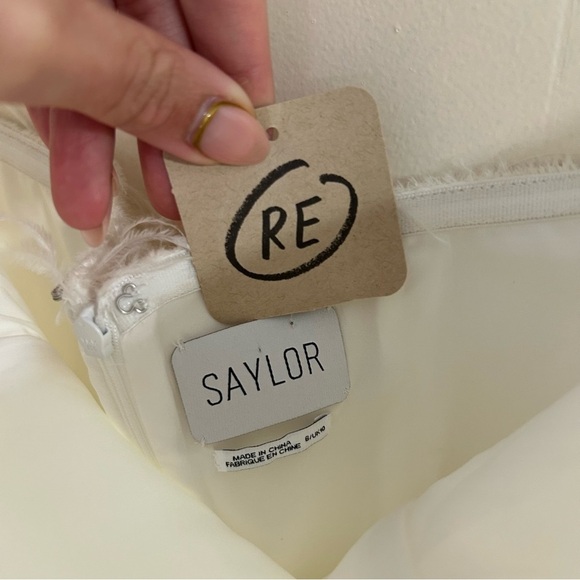 Saylor Janae Feather Jumpsuit in White‎ sz 6 - Picture 5 of 6